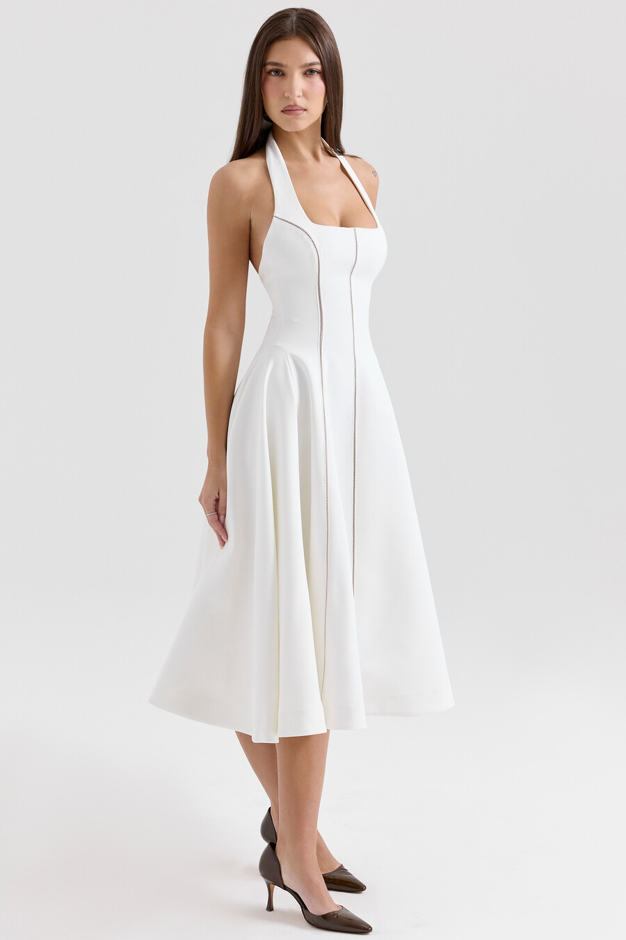 elfenbeinfarbenes midikleid mit neckholder