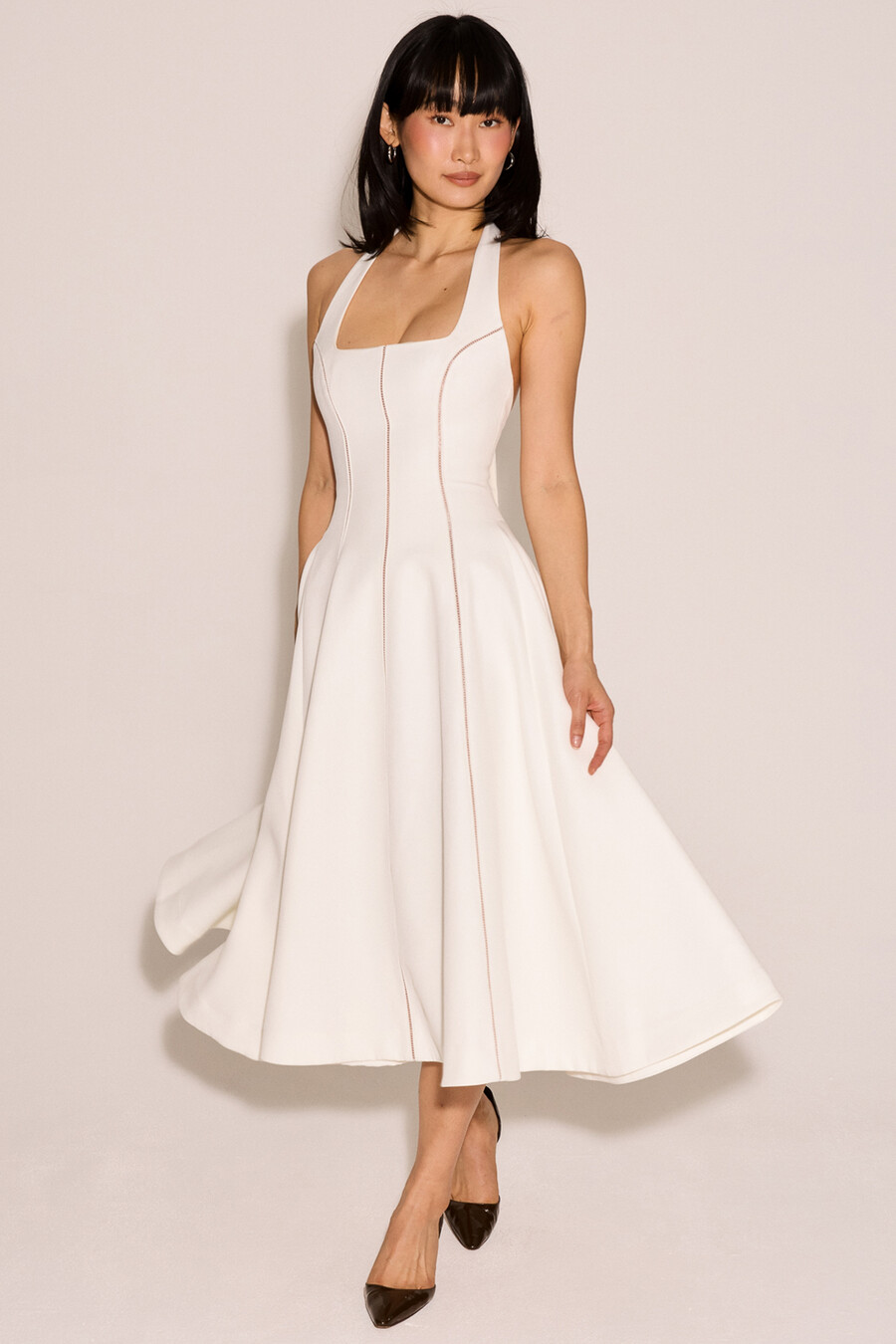 elfenbeinfarbenes midikleid mit neckholder