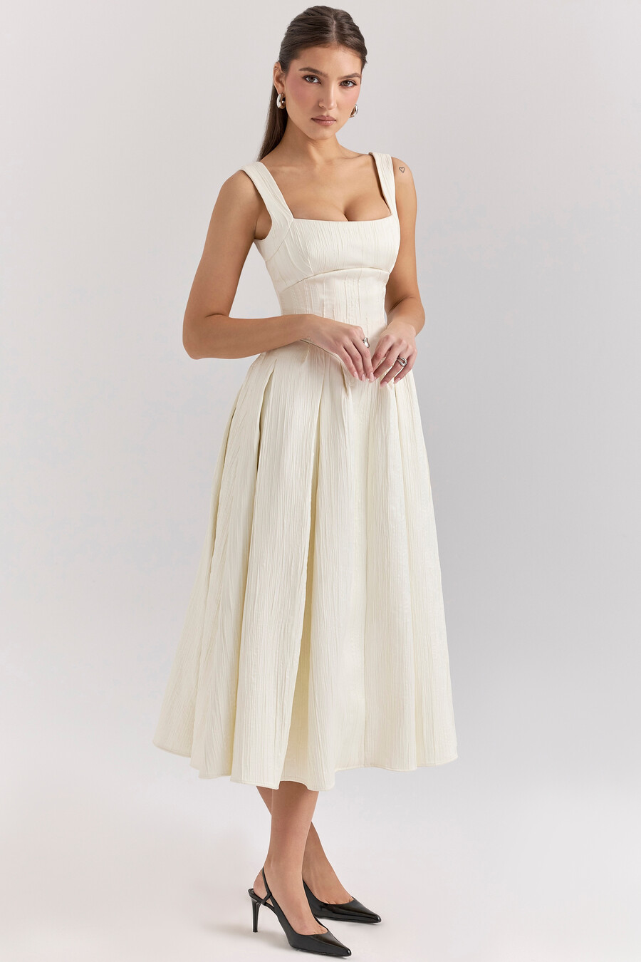 elfenbeinfarbenes strukturiertes satin-korsett-midikleid