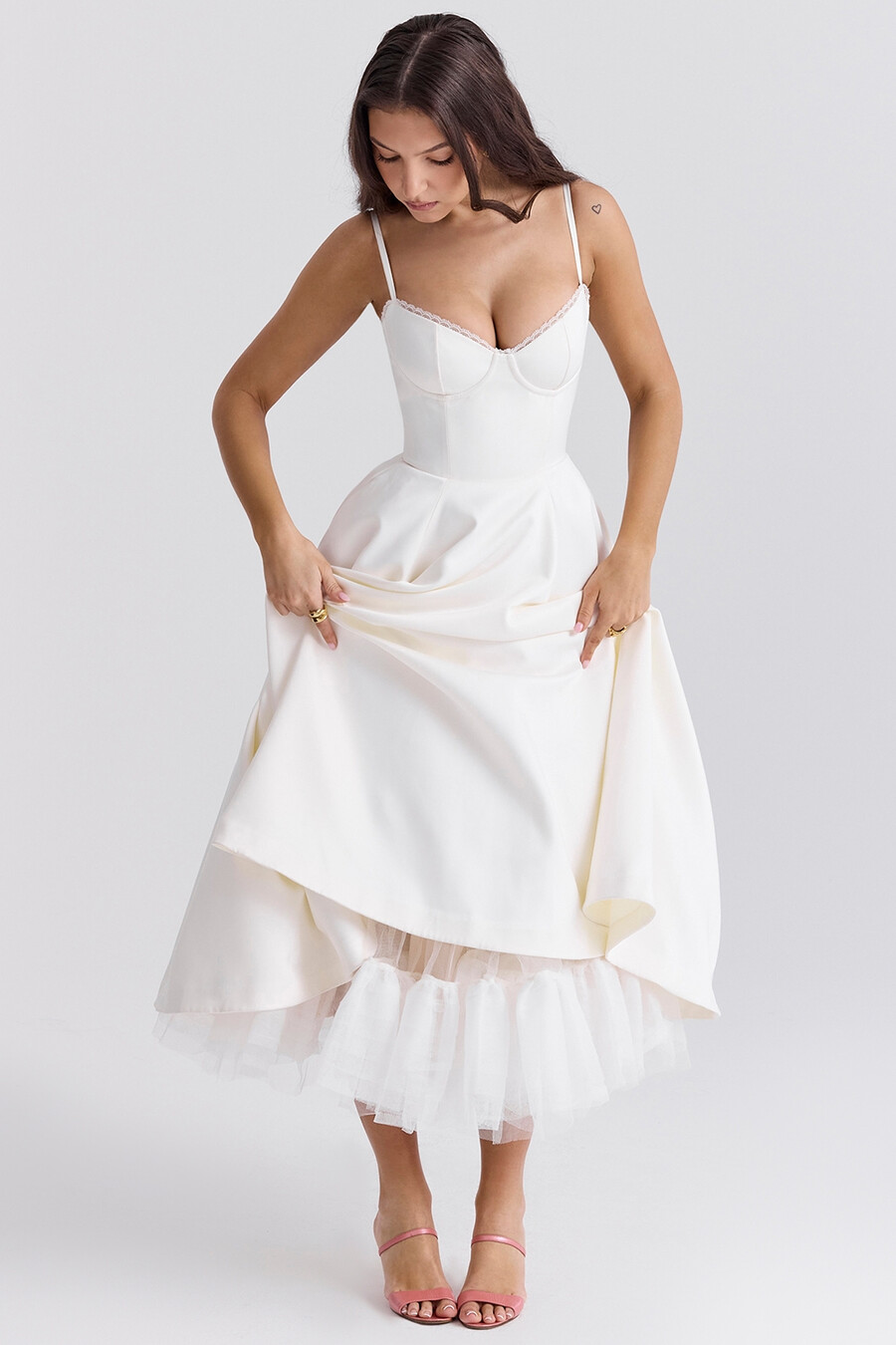 weißes tüll-midikleid