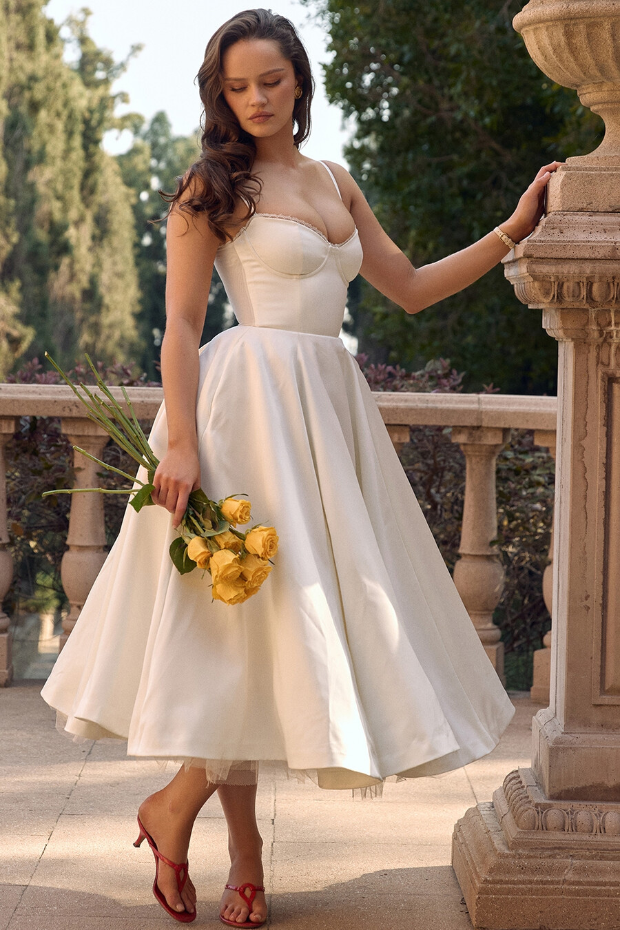 weißes tüll-midikleid