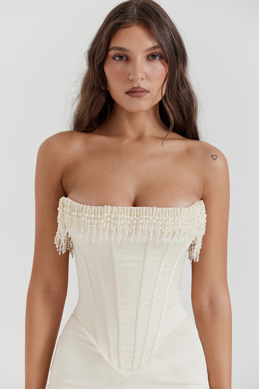 vintage cremefarbenes verziertes trägerloses kleid
