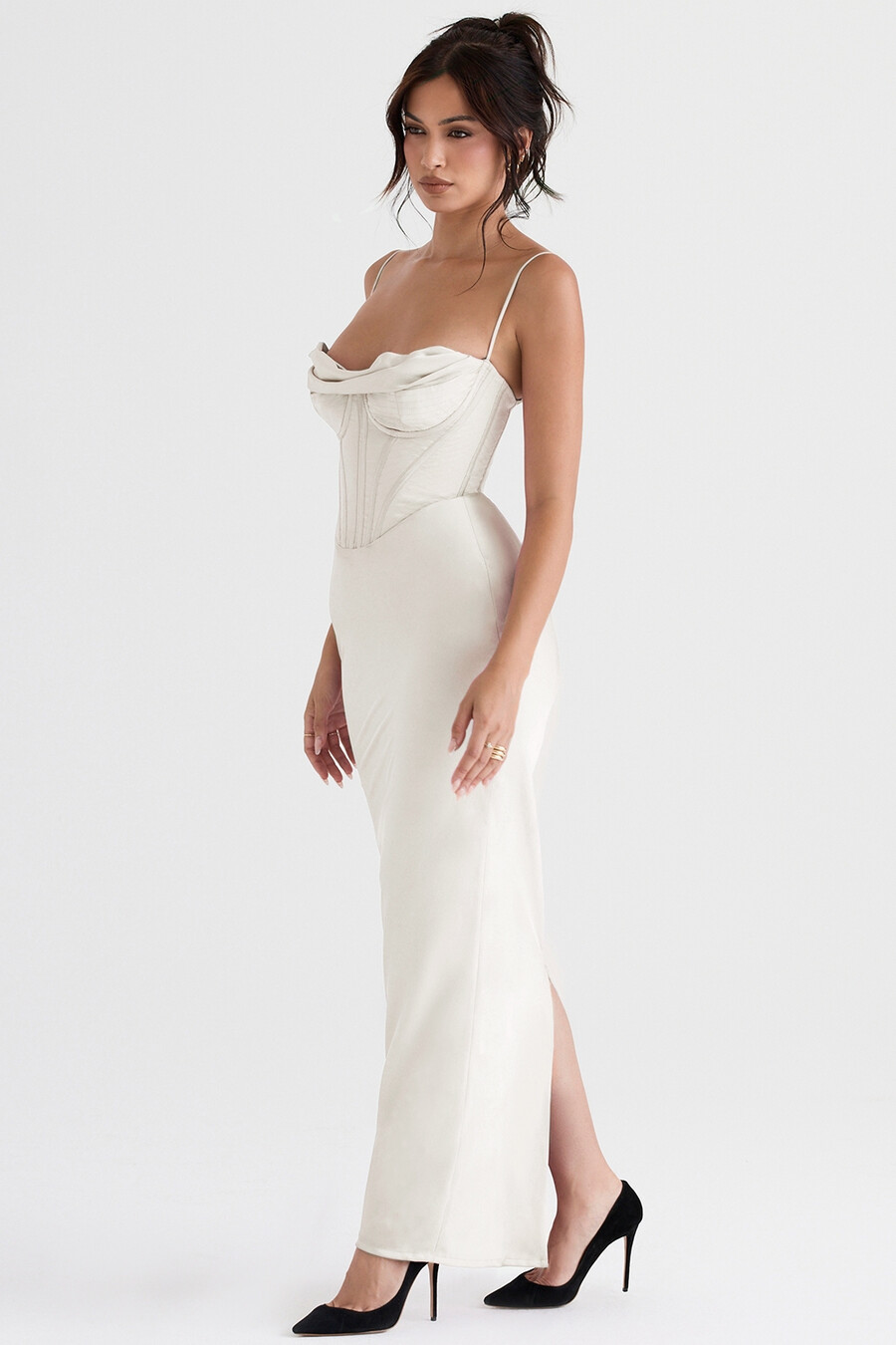 elfenbeinfarbenes maxikleid mit korsettmuster
