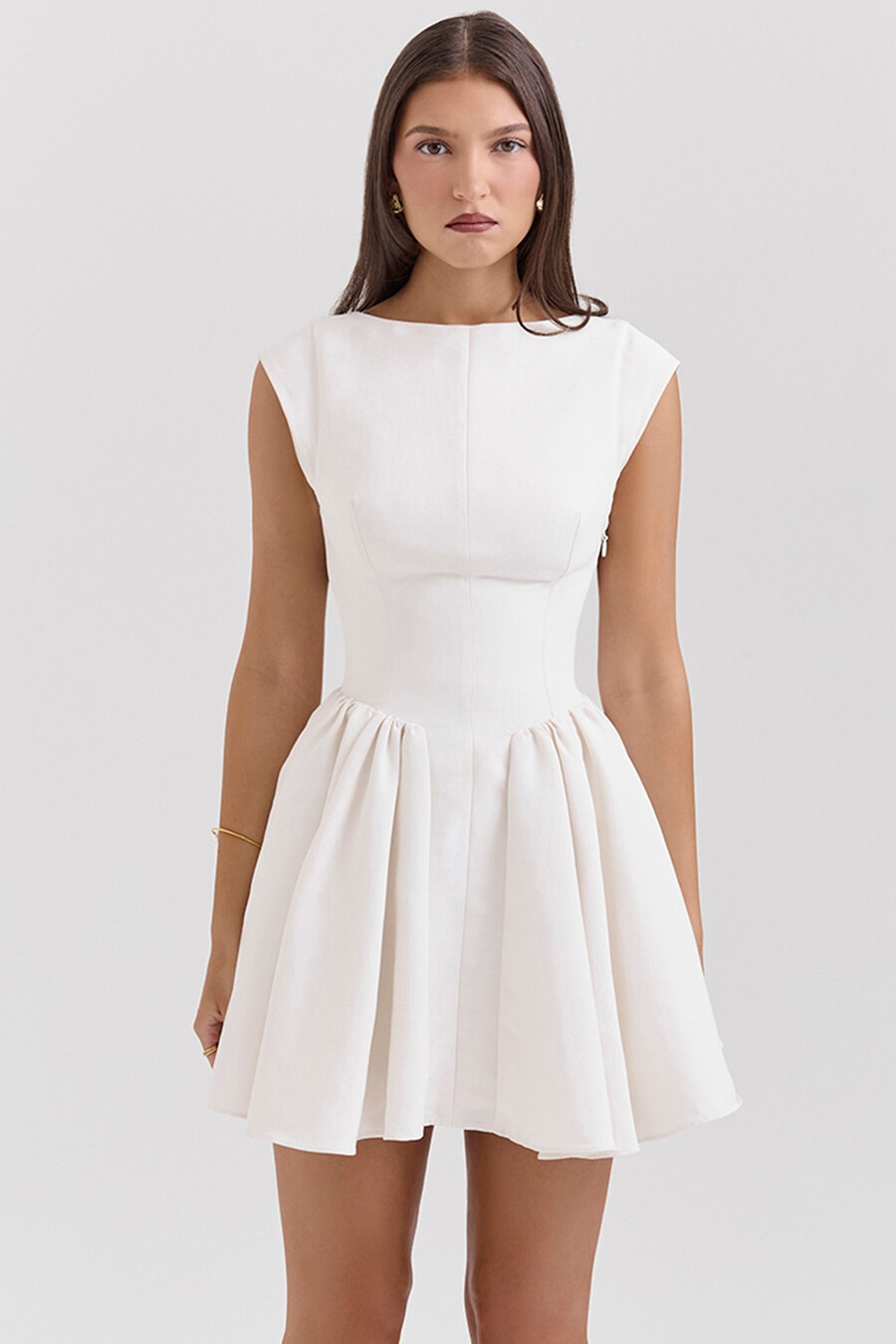 weißes minikleid mit offenem rücken