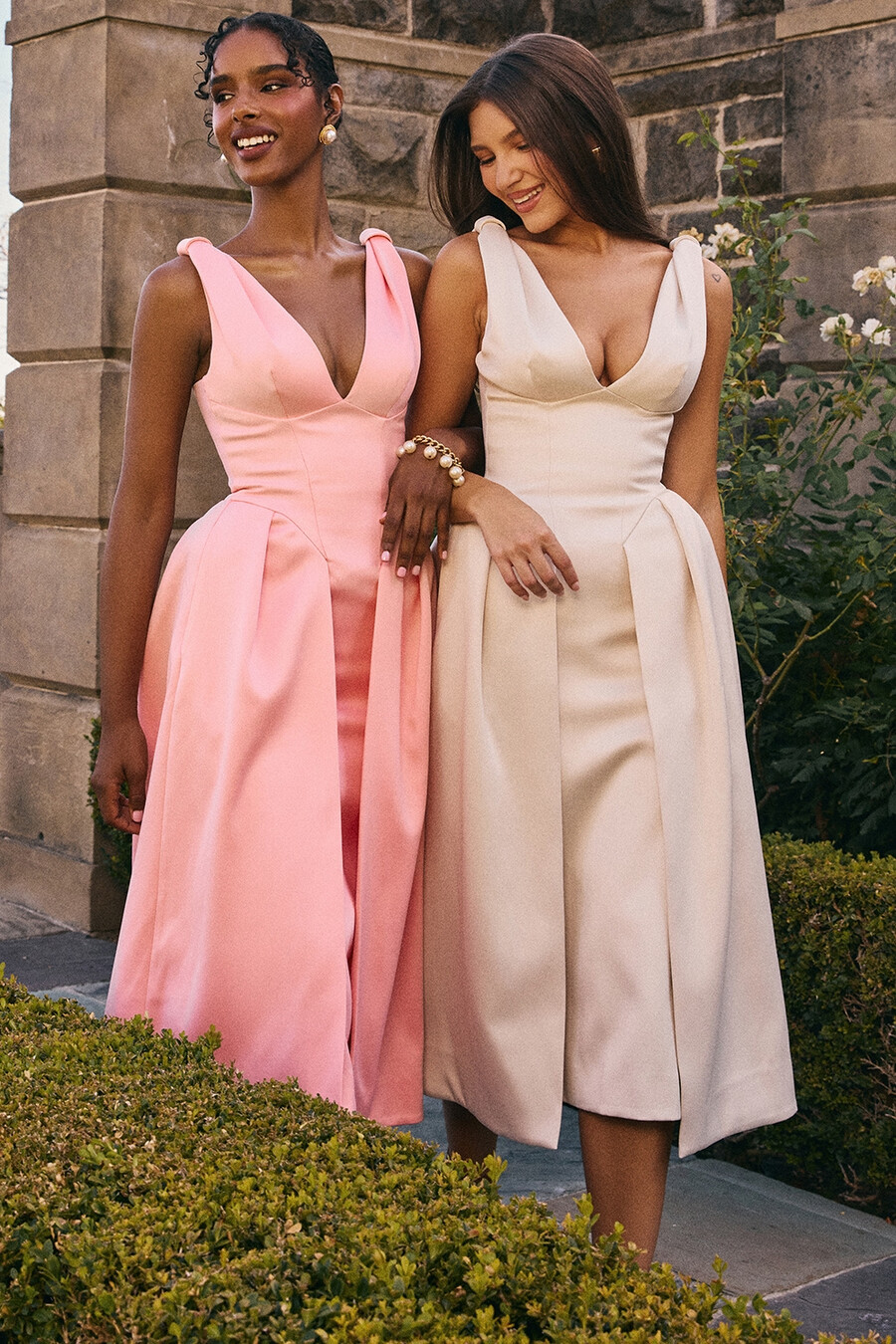vintage cremefarbenes satin-plissee-midikleid