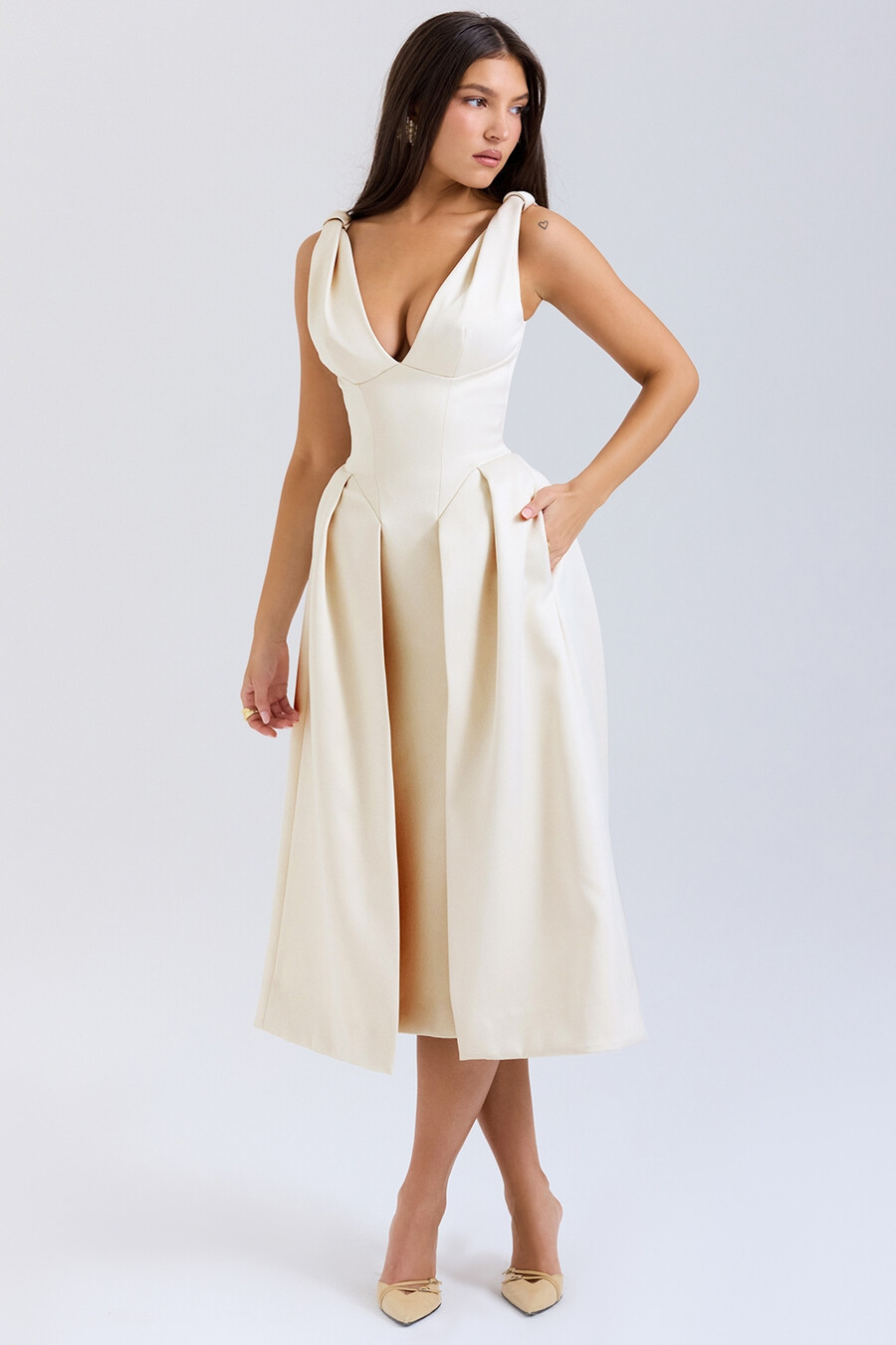 vintage cremefarbenes satin-plissee-midikleid