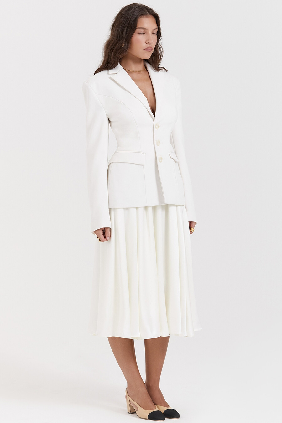 elfenbeinfarbener taillierter blazer