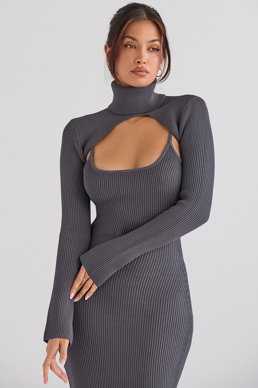 anthrazitfarbenes strick-midikleid