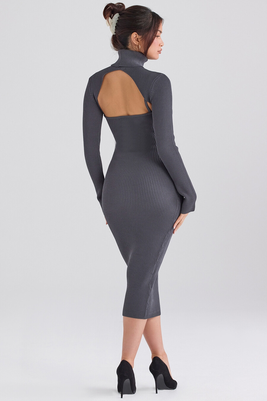 anthrazitfarbenes strick-midikleid