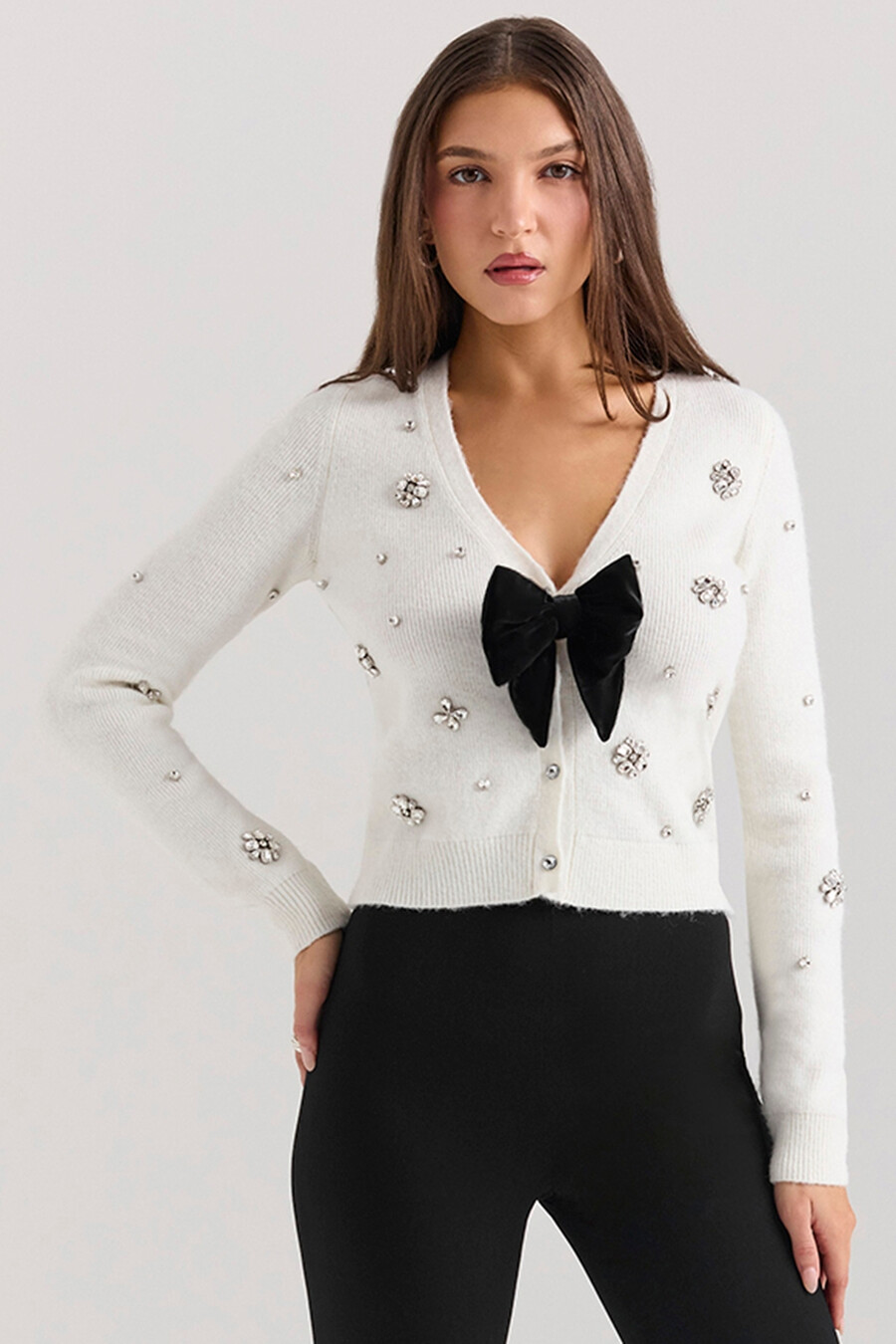 elfenbeinfarbene weiche mohair-strickjacke mit verzierungen