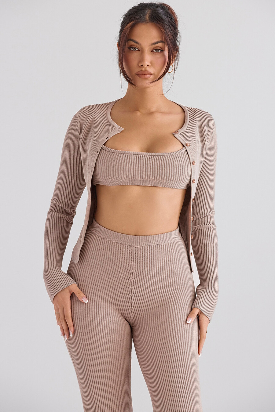 taupefarbener rippstrick-cardigan