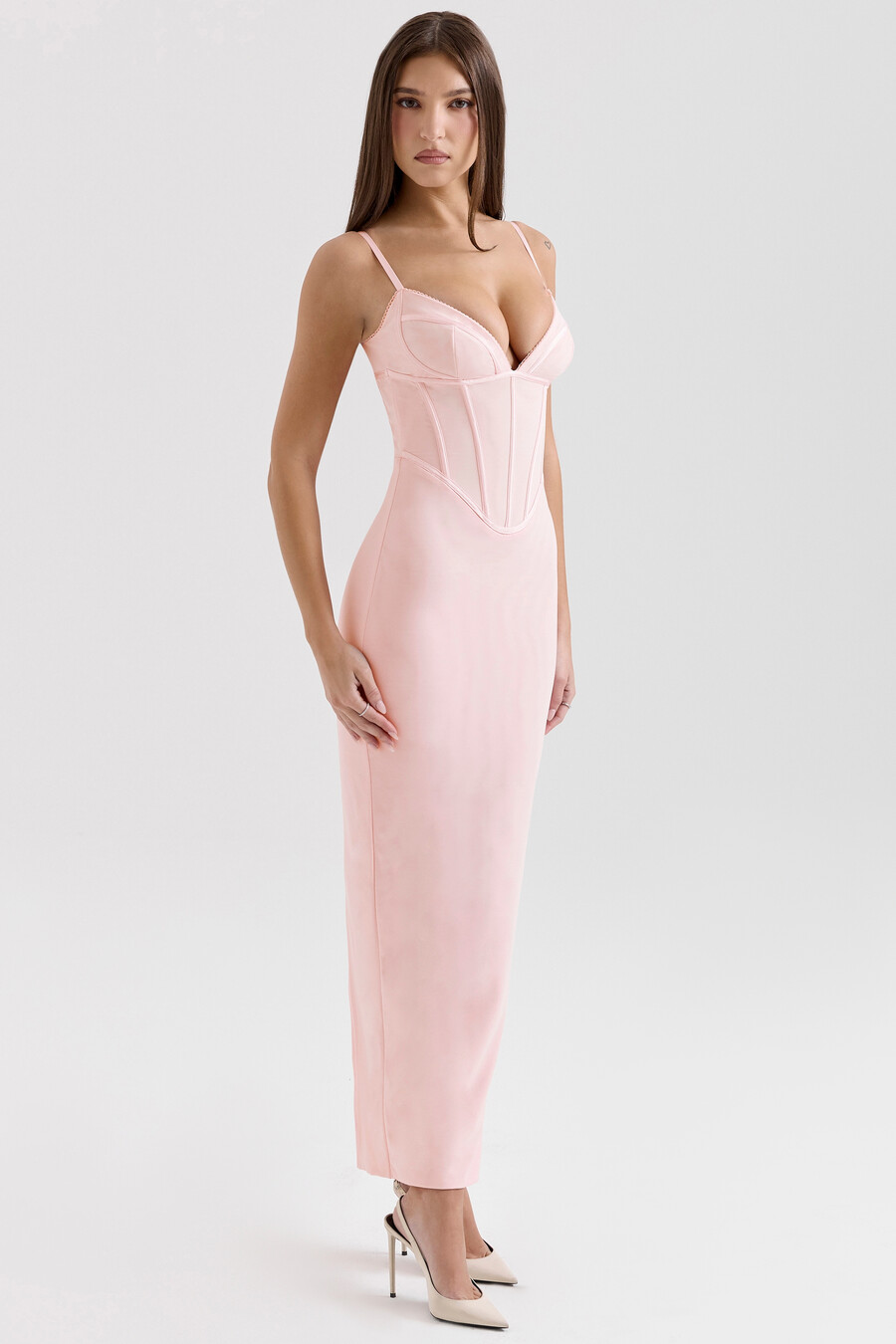 rosa figurbetontes maxikleid aus mesh