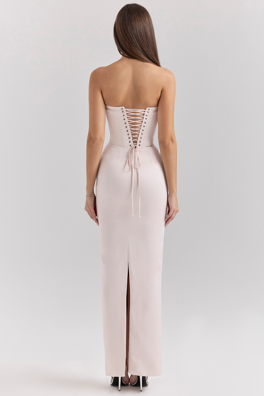 rosafarbenes satin-midikleid