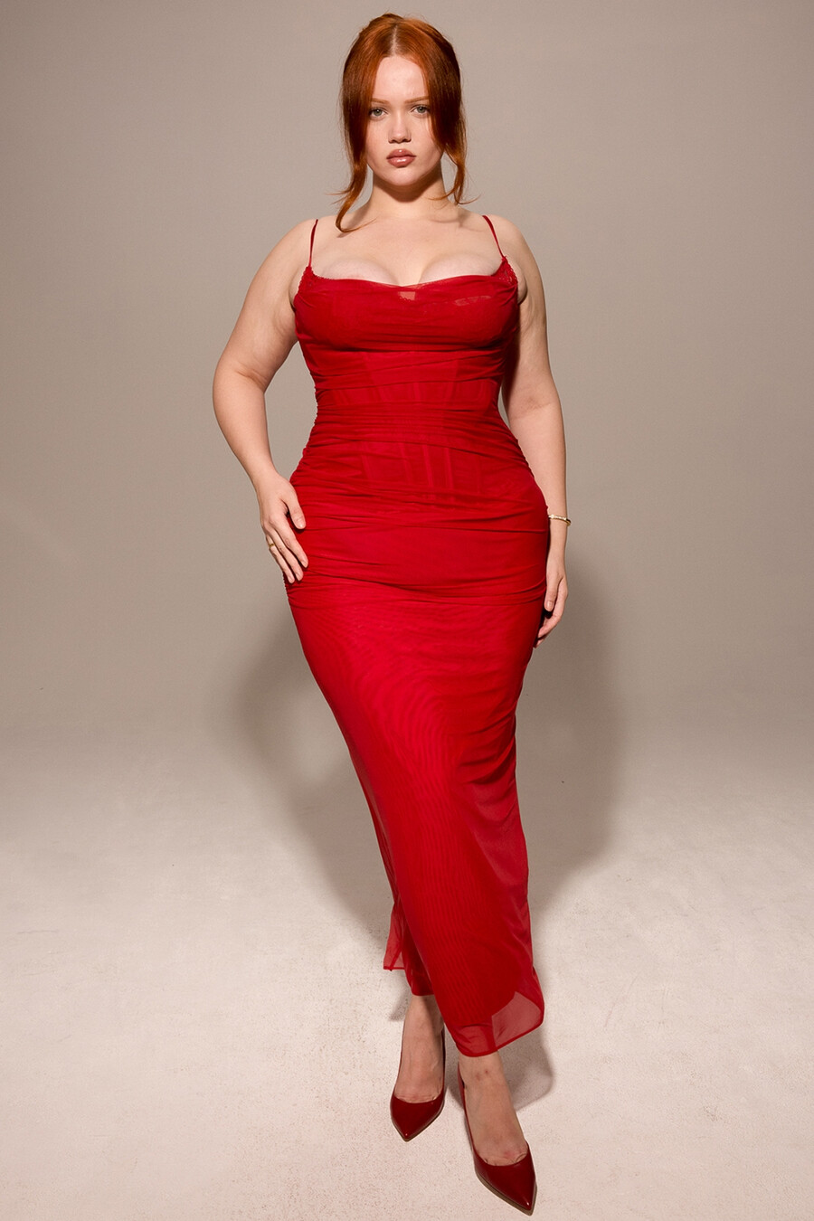 holly rotes maxikleid mit korsett aus netzstoff