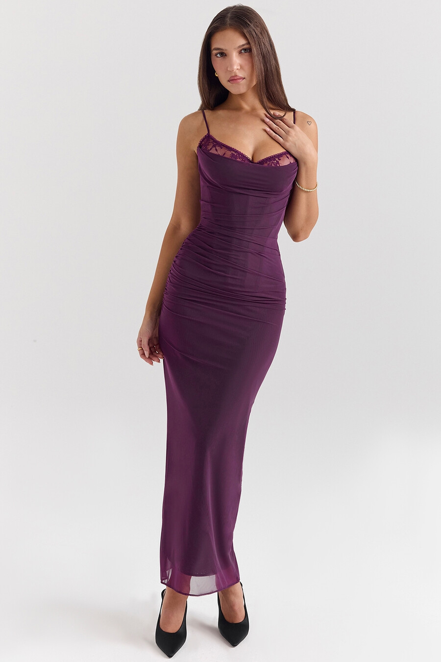 maxikleid aus traubenfarbenem mesh-korsett