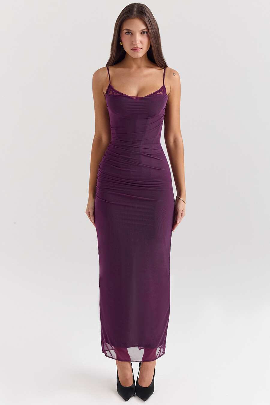 maxikleid aus traubenfarbenem mesh-korsett