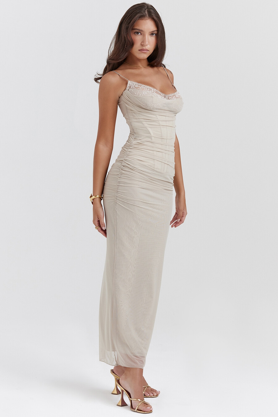 sandfarbenes maxikleid