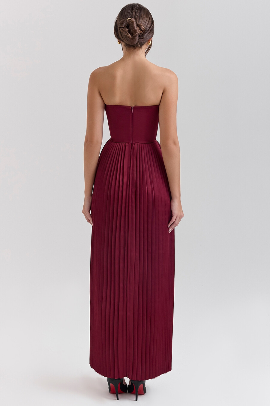 beerenfarbenes plissiertes georgette-maxikleid