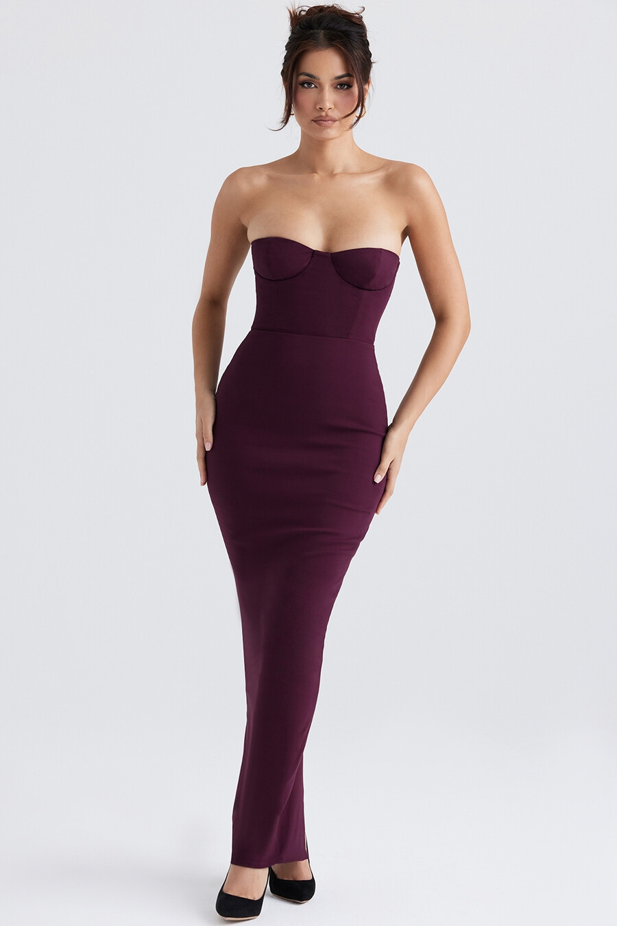 traubenfarbenes trägerloses korsett-maxikleid