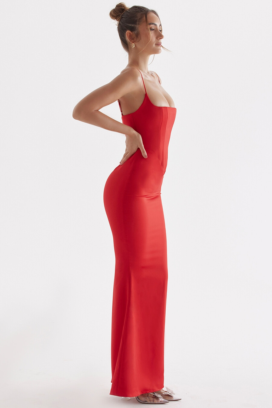 rotes rosen-satin-korsett-maxikleid