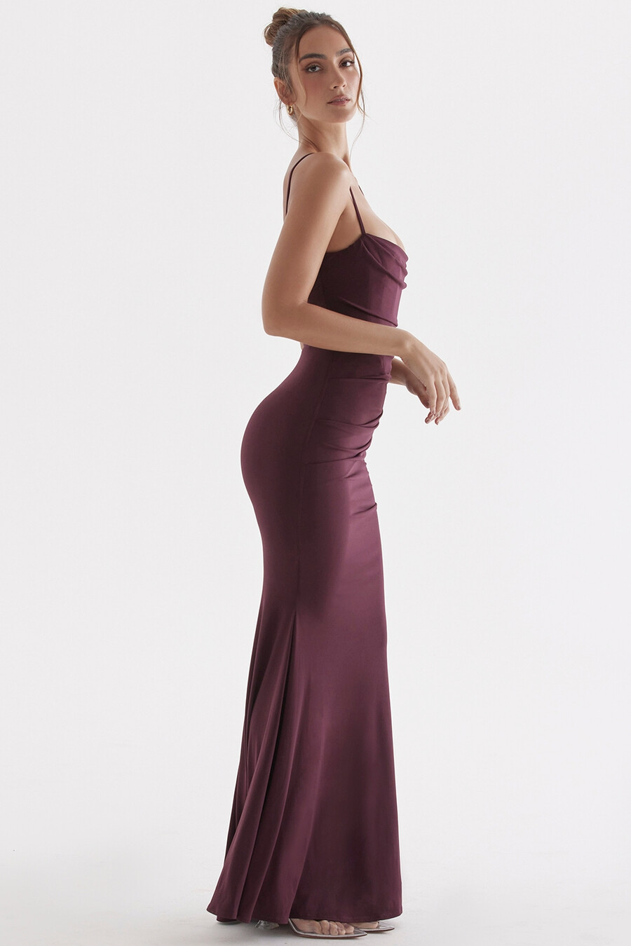dunkelkirschrotes korsett-maxikleid