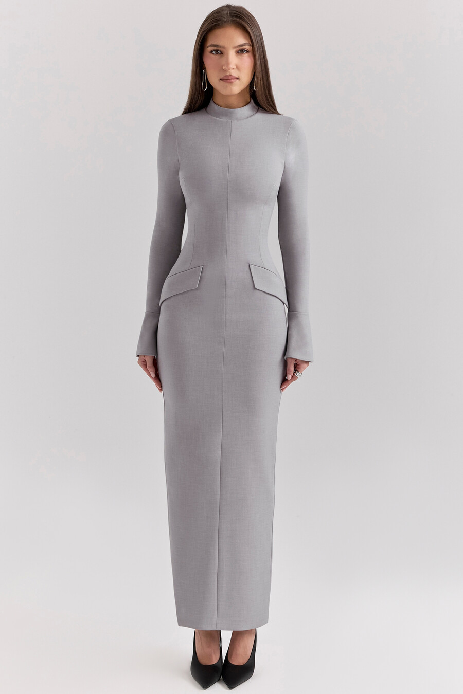 hellgraues figurbetontes maxikleid