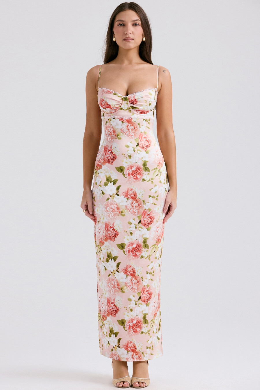maxikleid aus satin mit rosa pfingstrosenmuster