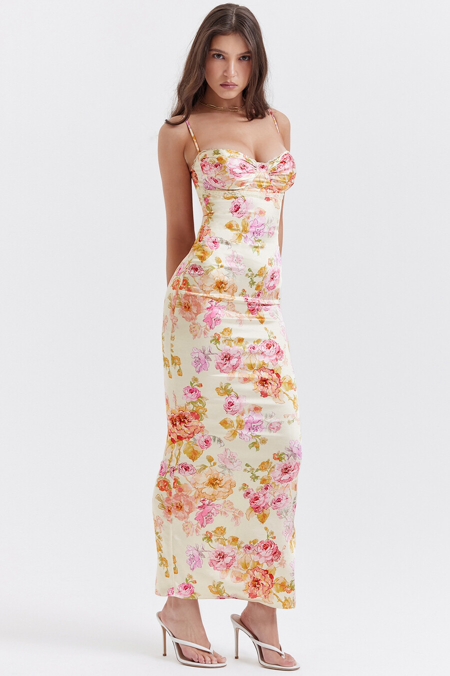 elfenbeinfarbenes maxikleid mit blumenmuster