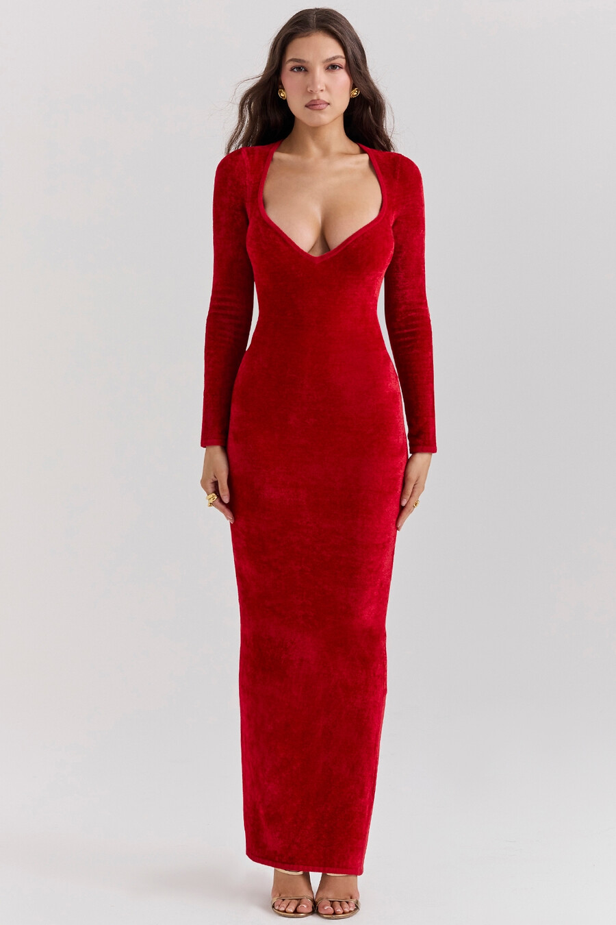 scharlachrotes chenille-kleid mit herzausschnitt