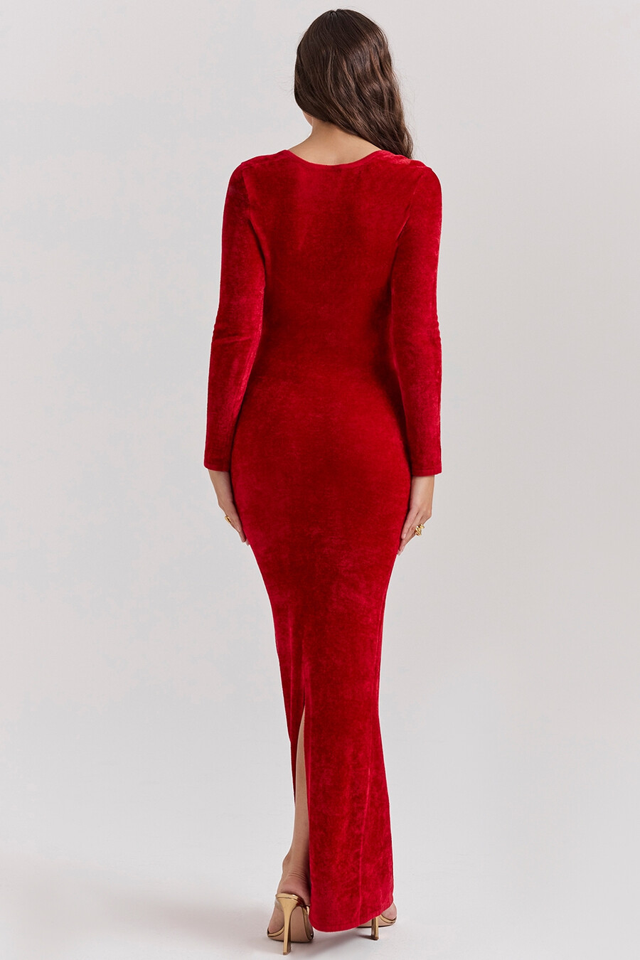scharlachrotes chenille-kleid mit herzausschnitt