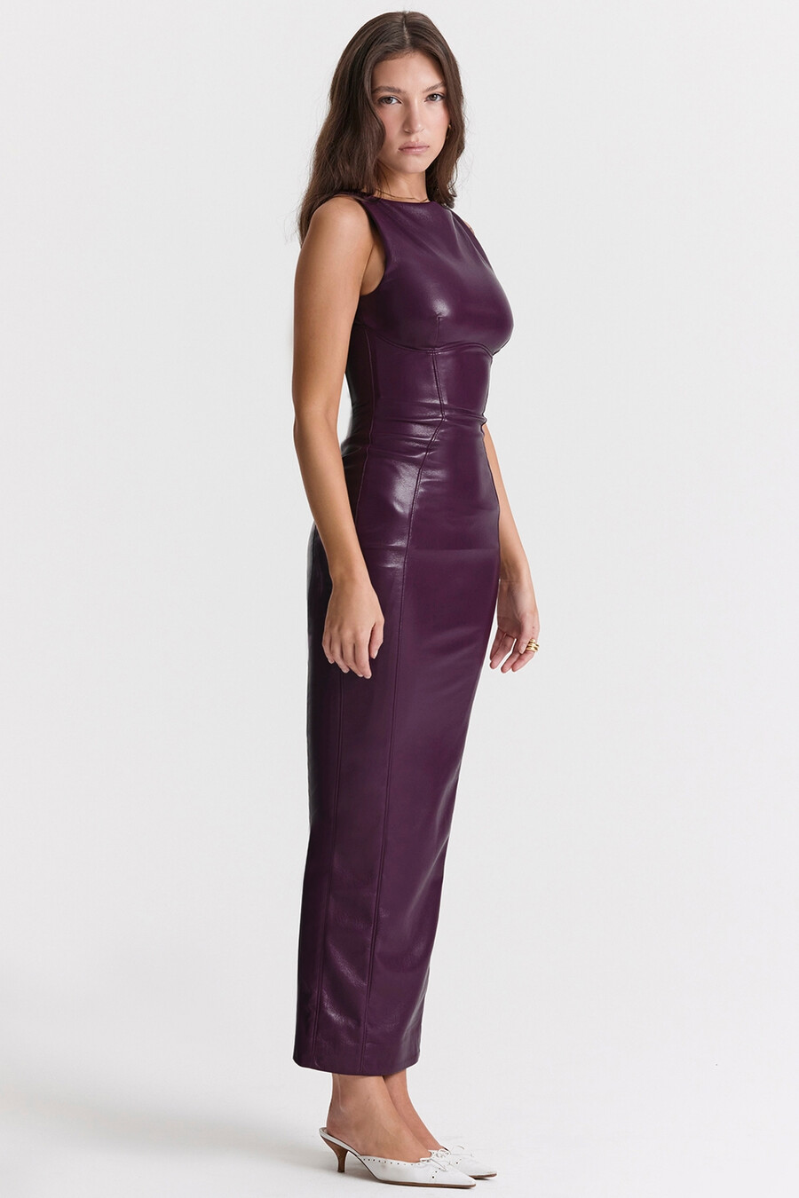 merlotfarbenes maxikleid aus veganem leder