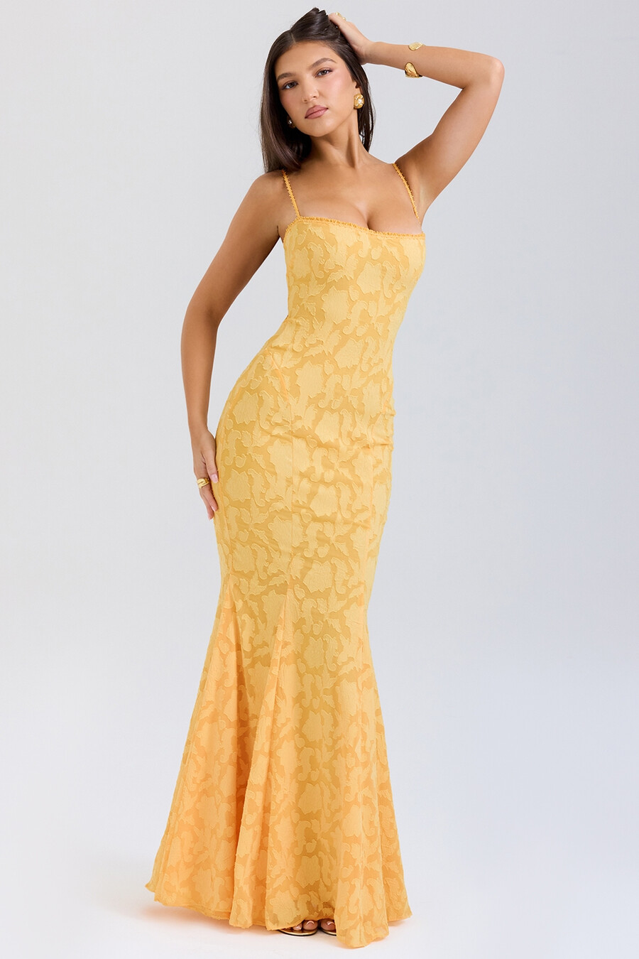 aprikosenfarbenes maxikleid mit schnürung am rücken