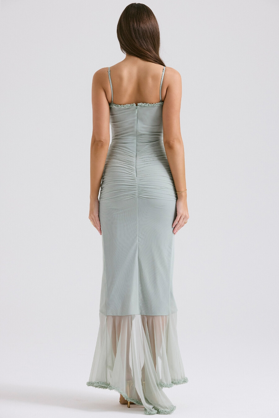 pistazienfarbenes kleid mit rüschen vorne