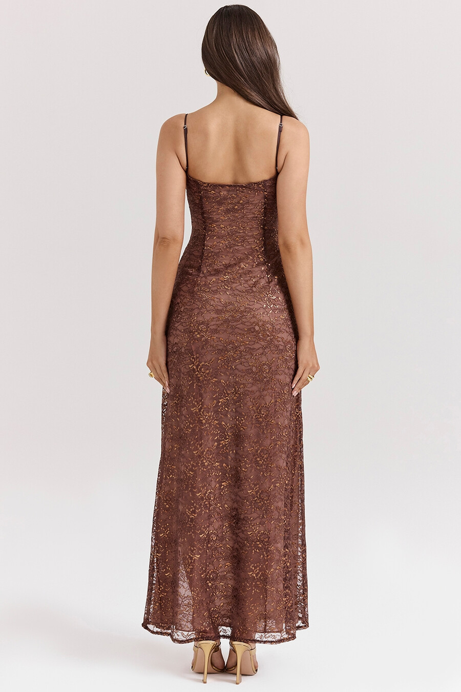 espressofarbenes maxikleid aus spitze