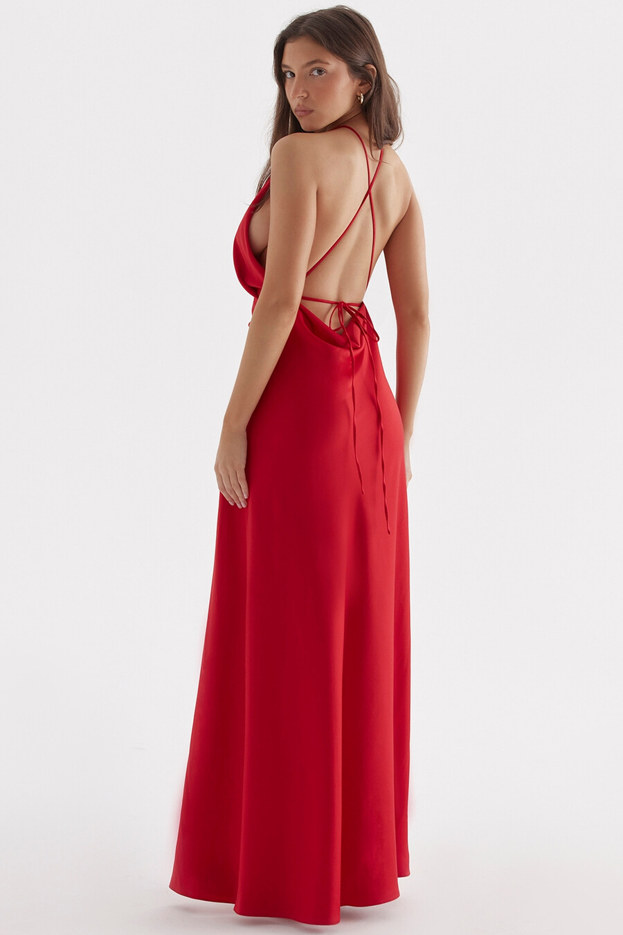 rotes maxikleid mit beinschlitz und rosenmuster