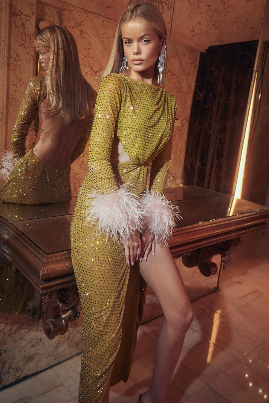 chartreusefarbenes kristallisiertes maxikleid