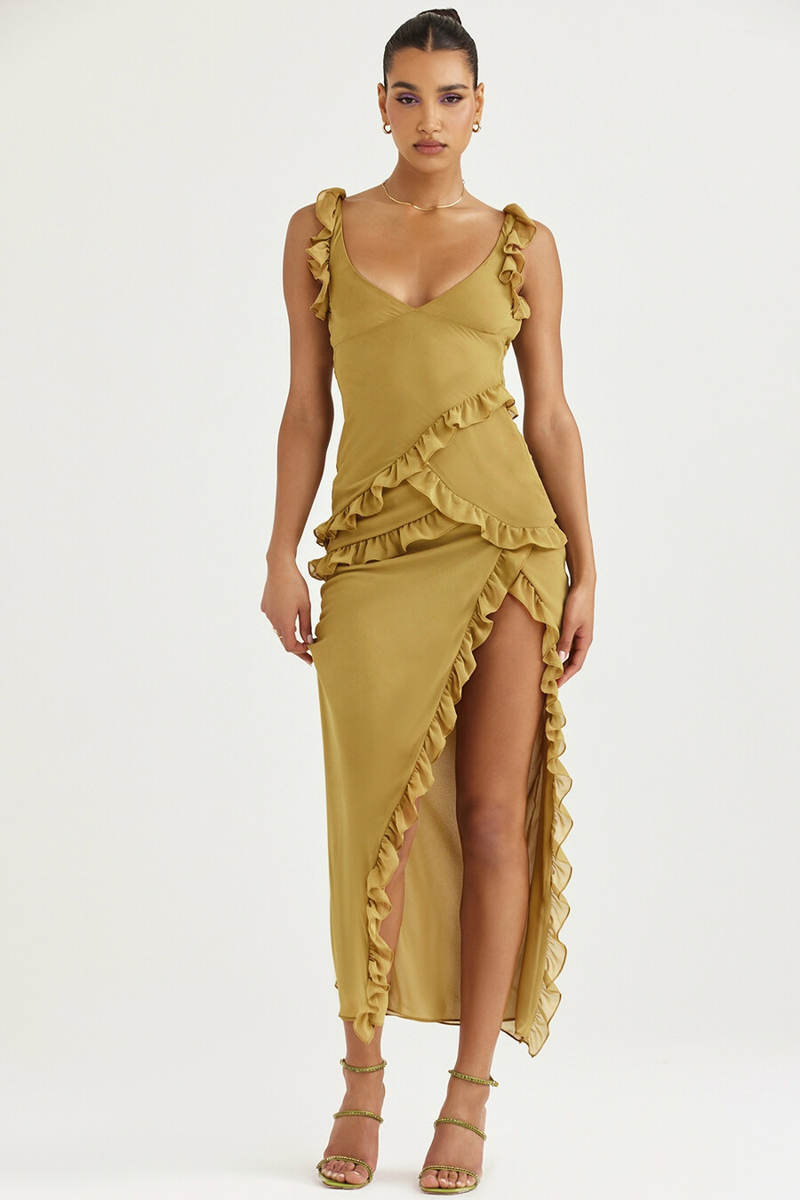 olivgrünes rüschen-maxikleid