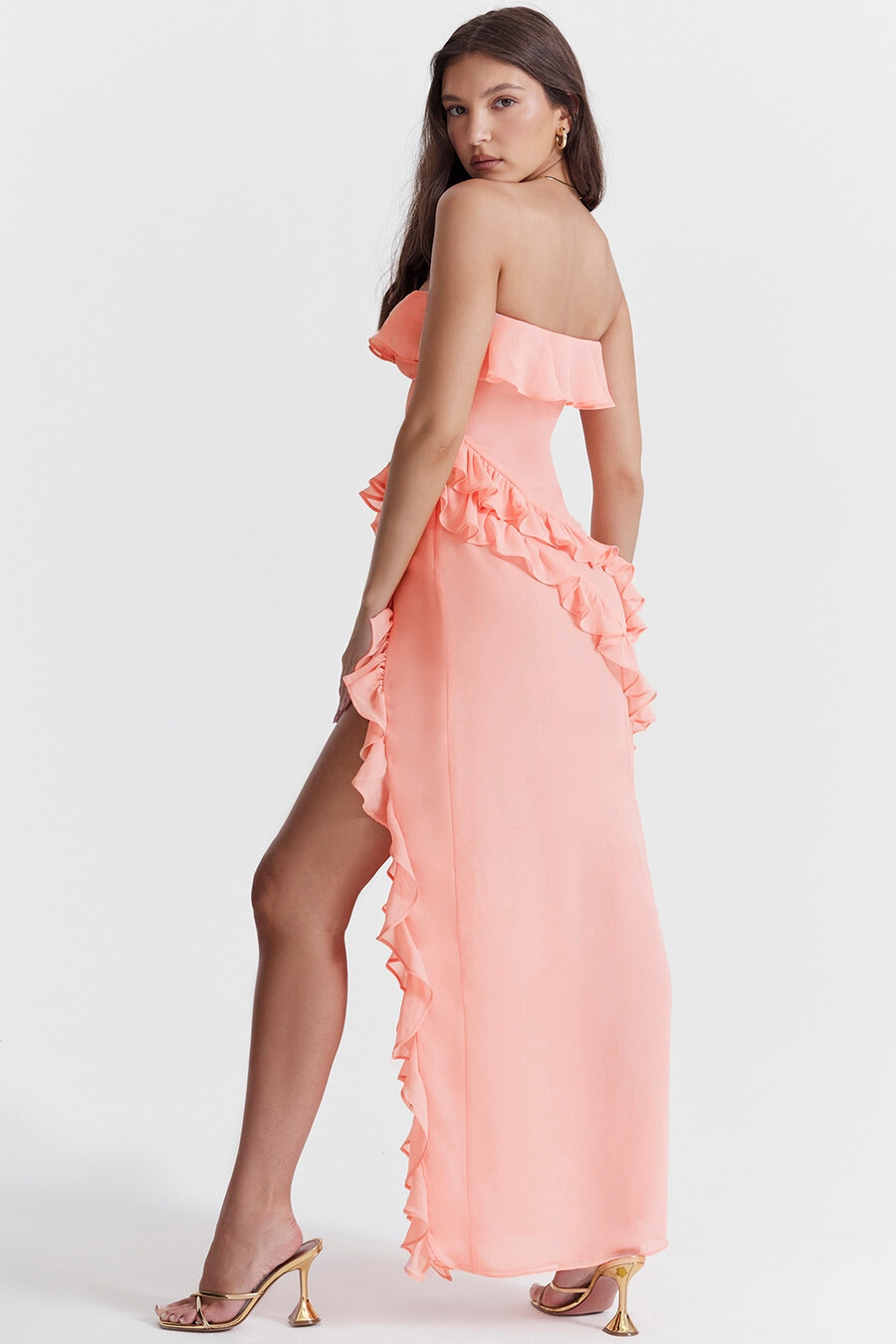 aprikosenfarbenes rüschen-maxikleid
