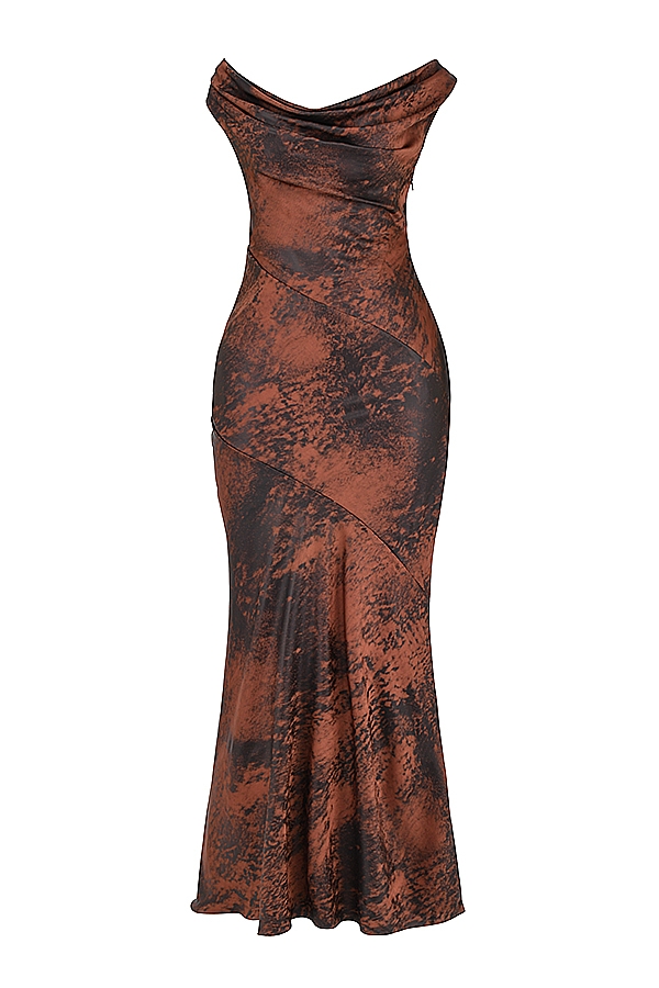 maxikleid aus antikem kupfer mit schrägem schnitt