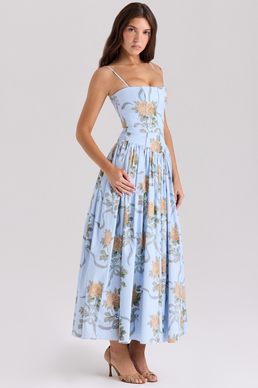 blaues midi-sommerkleid aus baumwolle mit vintage-rosenmuster