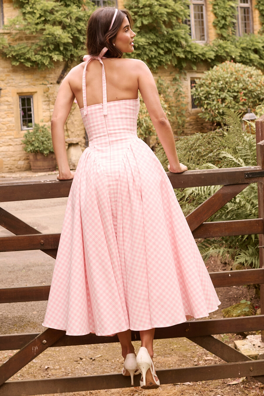 erdbeer-shortcake-gingham-halter-midikleid