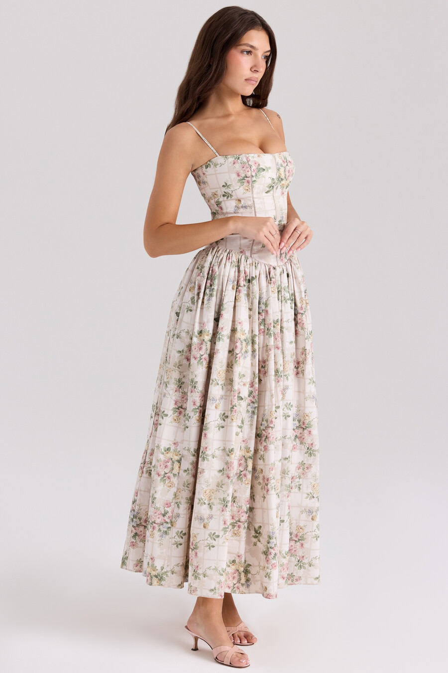 cremefarbenes geblümtes baumwoll-midikleid