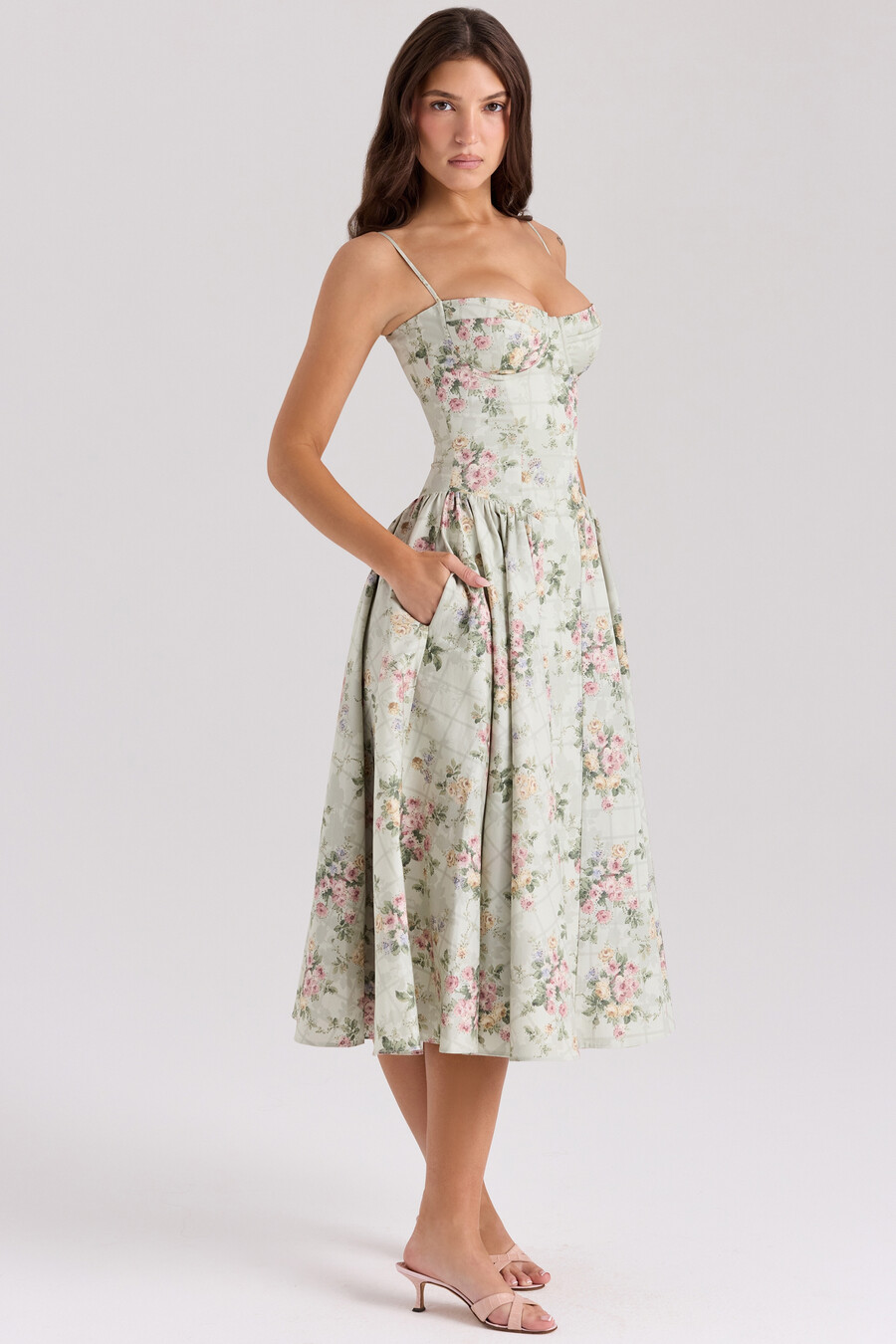 midikleid aus baumwolle mit salbei-blumenmuster