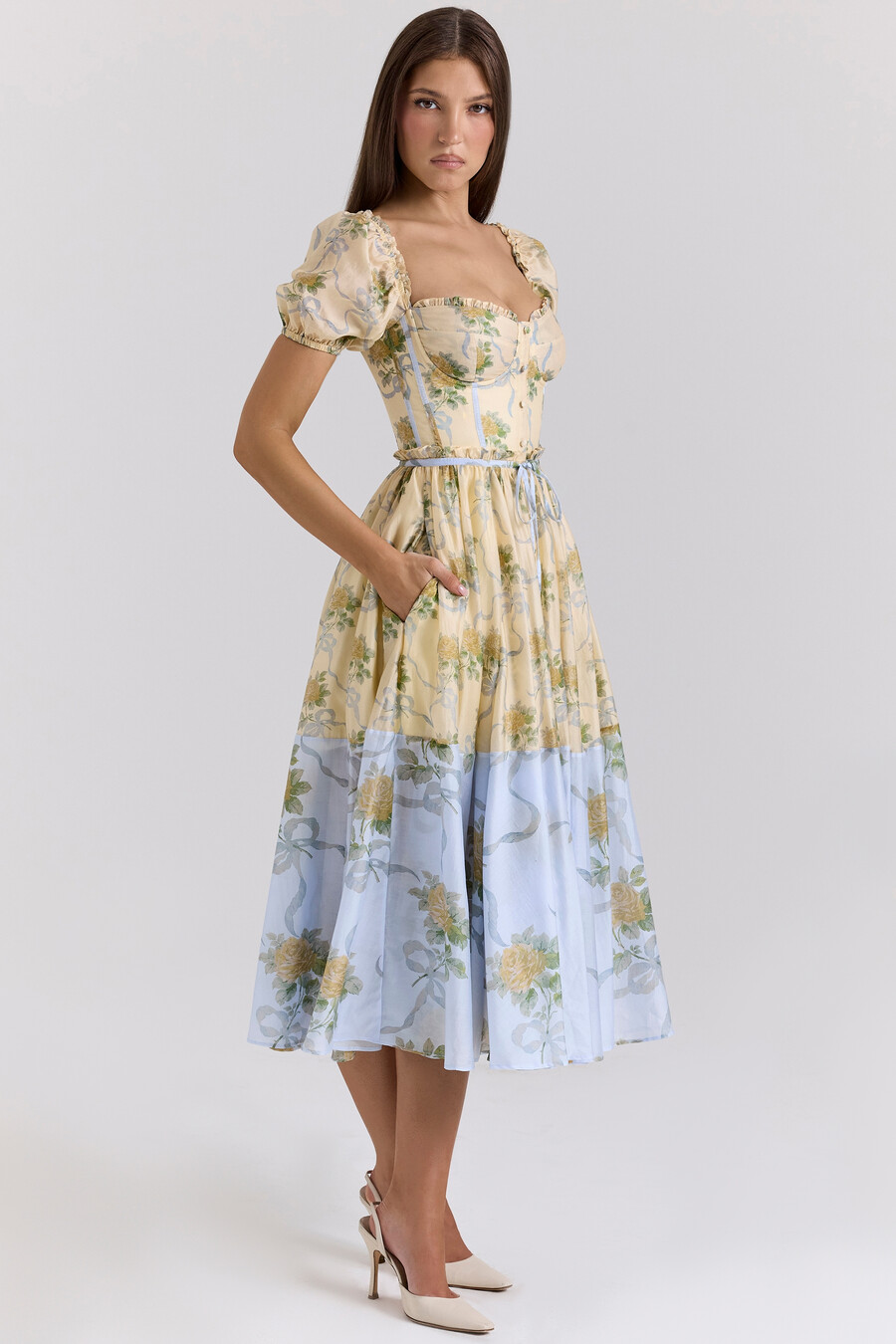 zitronengelbes chiffon-midikleid im vintage-rosen-stil