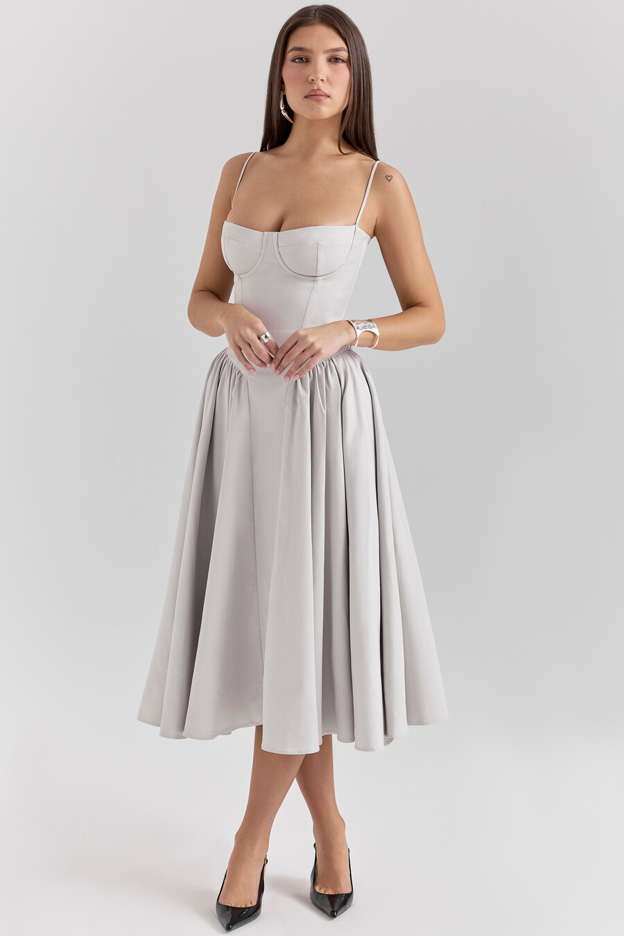 taubengraues korsett-midikleid