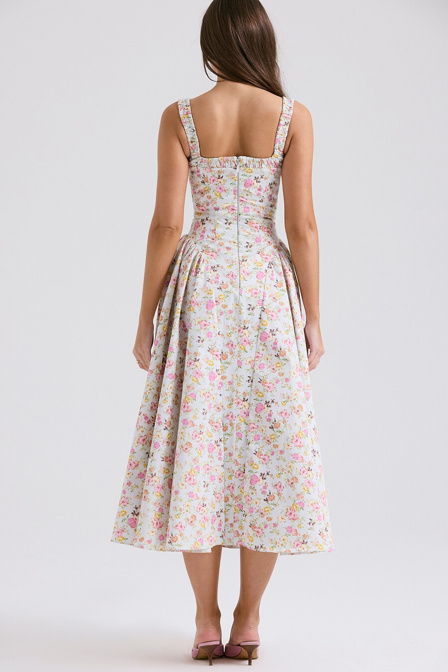 hellblaues baumwoll-midikleid mit wiesenmuster