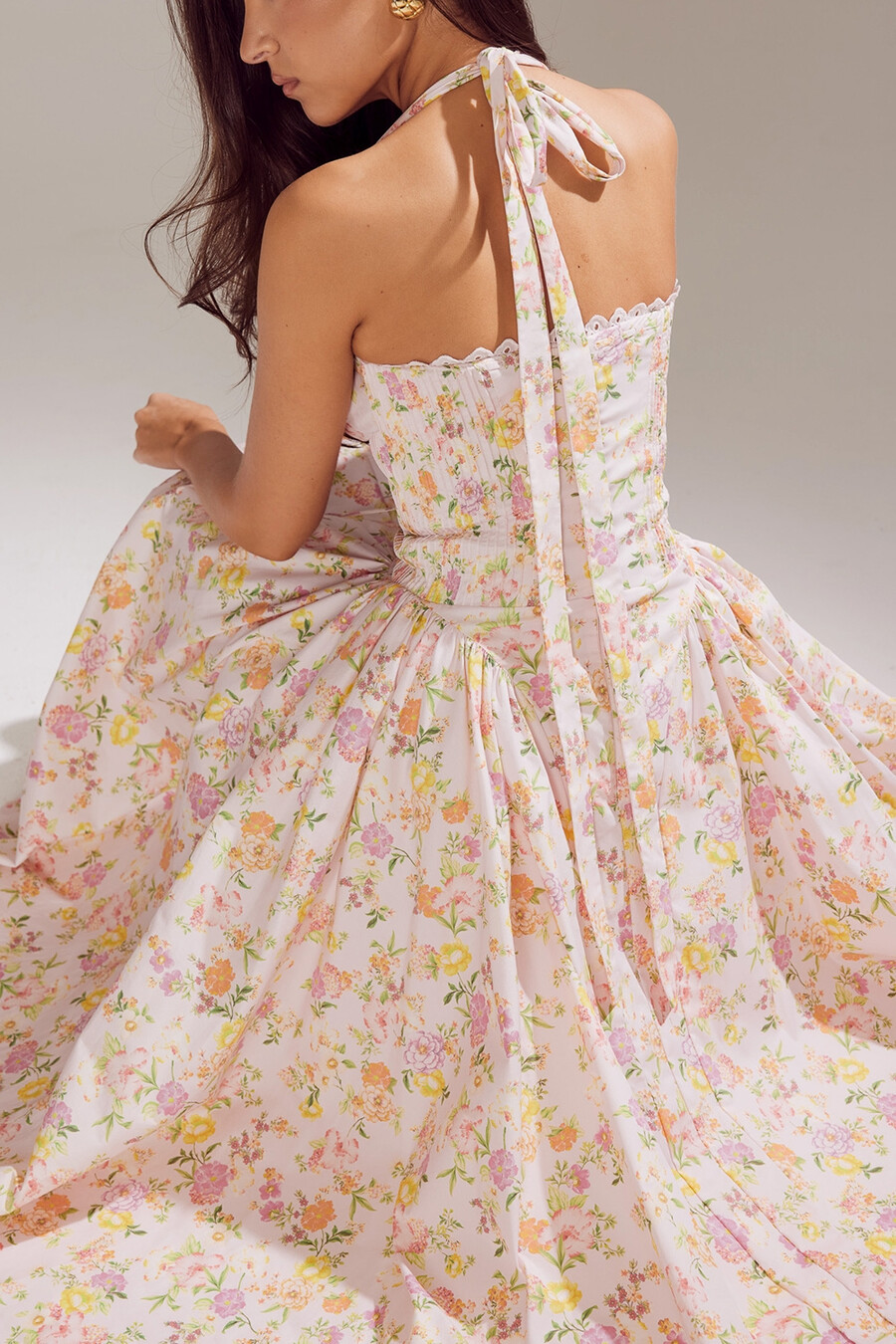 rosa wiesenmuster baumwoll-halterkleid midi-sommerkleid