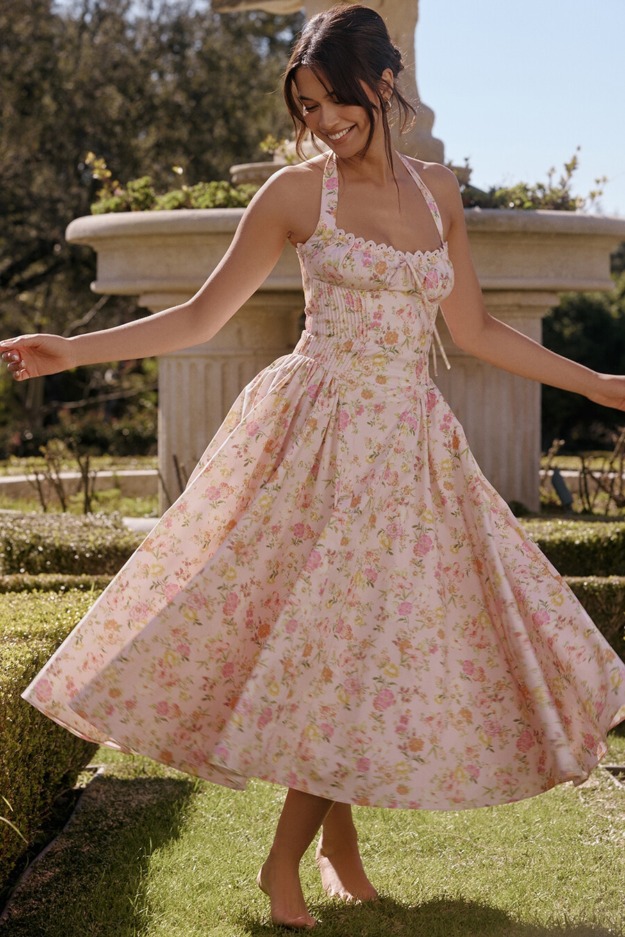 rosa wiesenmuster baumwoll-halterkleid midi-sommerkleid
