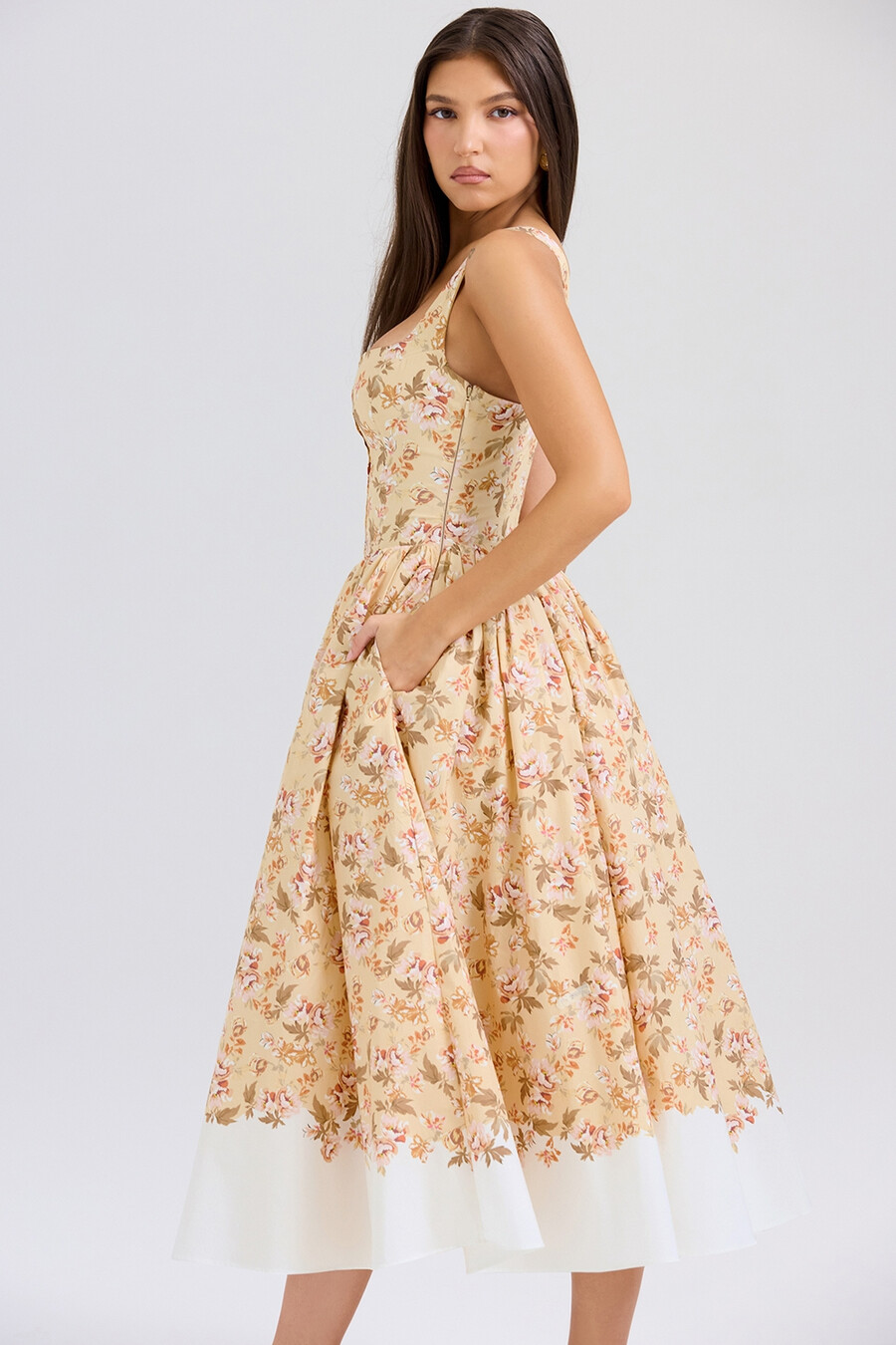 midikleid aus baumwolle mit honigblumenmuster und raffungen