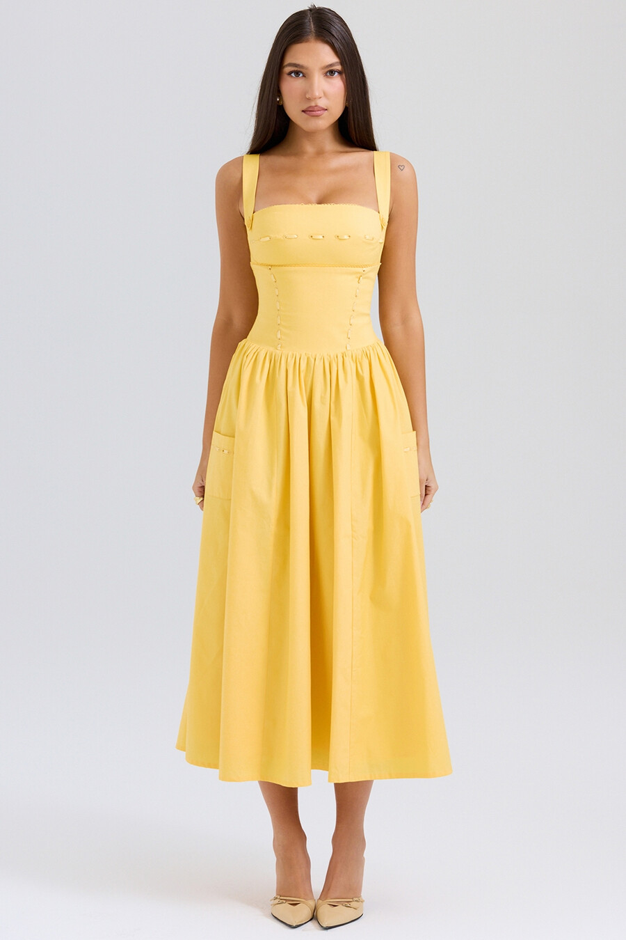 aprikosenfarbenes baumwoll-midikleid